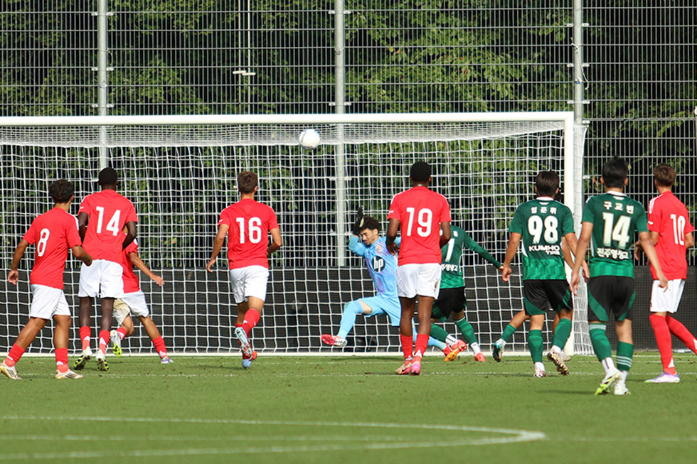 SL Benfica - Jeonbuk Hyundai Motors FC